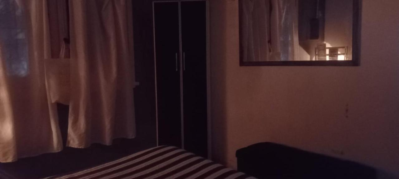La Familia,A 5 Minutos Del Aeropuerto Apartment เอเซย์ซา ภายนอก รูปภาพ
